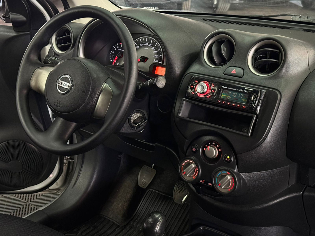 Nissan March 1.0 16v (Flex)