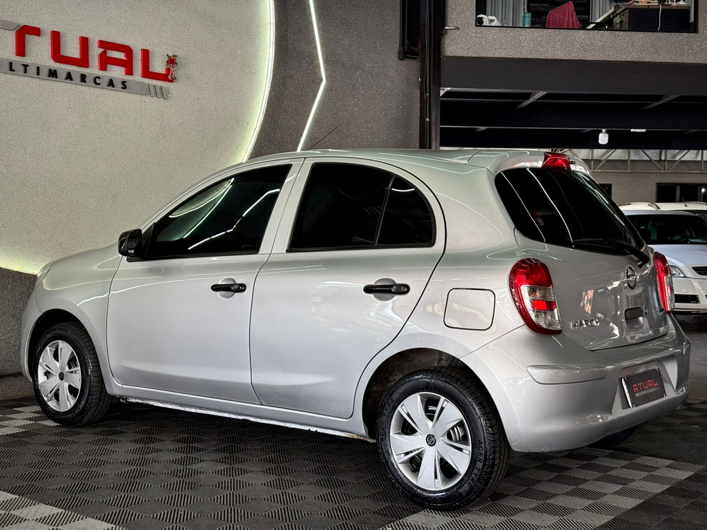 Nissan March 1.0 16v (Flex)