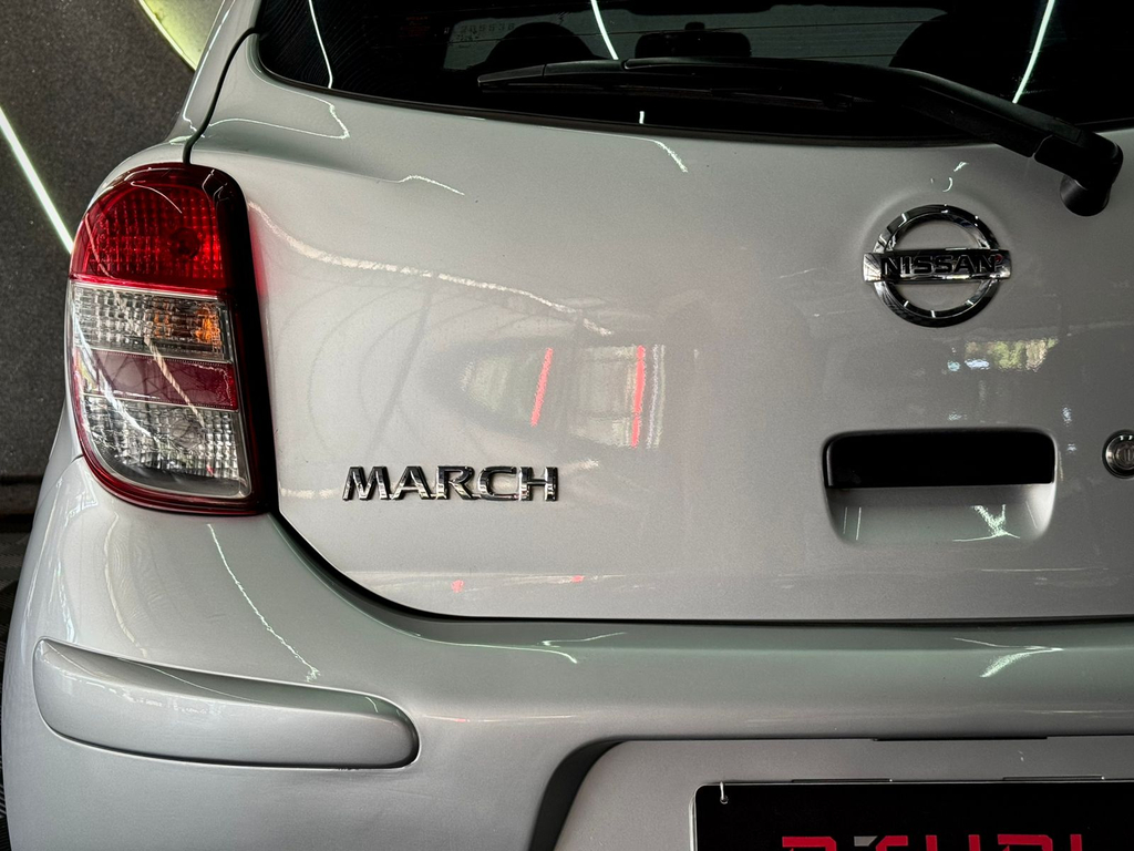 Nissan March 1.0 16v (Flex)