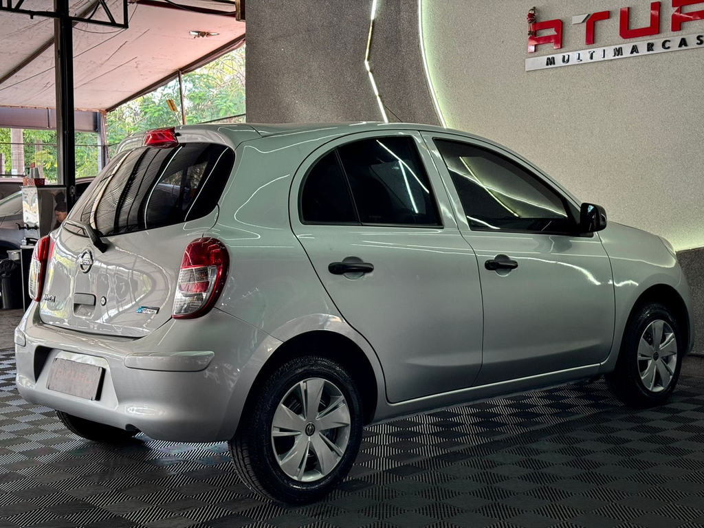 Nissan March 1.0 16v (Flex)