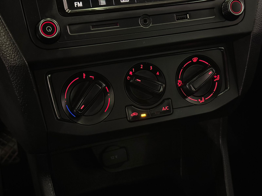 Volkswagen VOYAGE 1.6 MSI FLEX 8V 4P