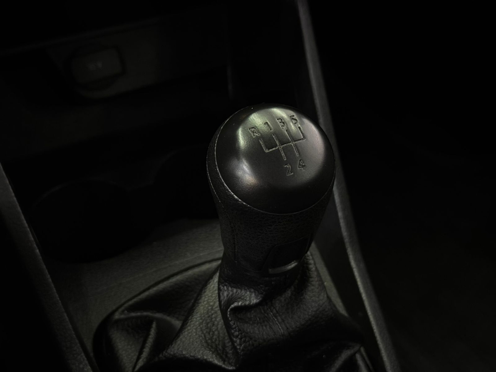Volkswagen VOYAGE 1.6 MSI FLEX 8V 4P