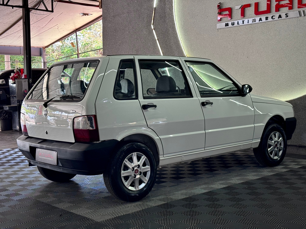 Fiat Uno Mille Fire 1.0 (Flex) 4P