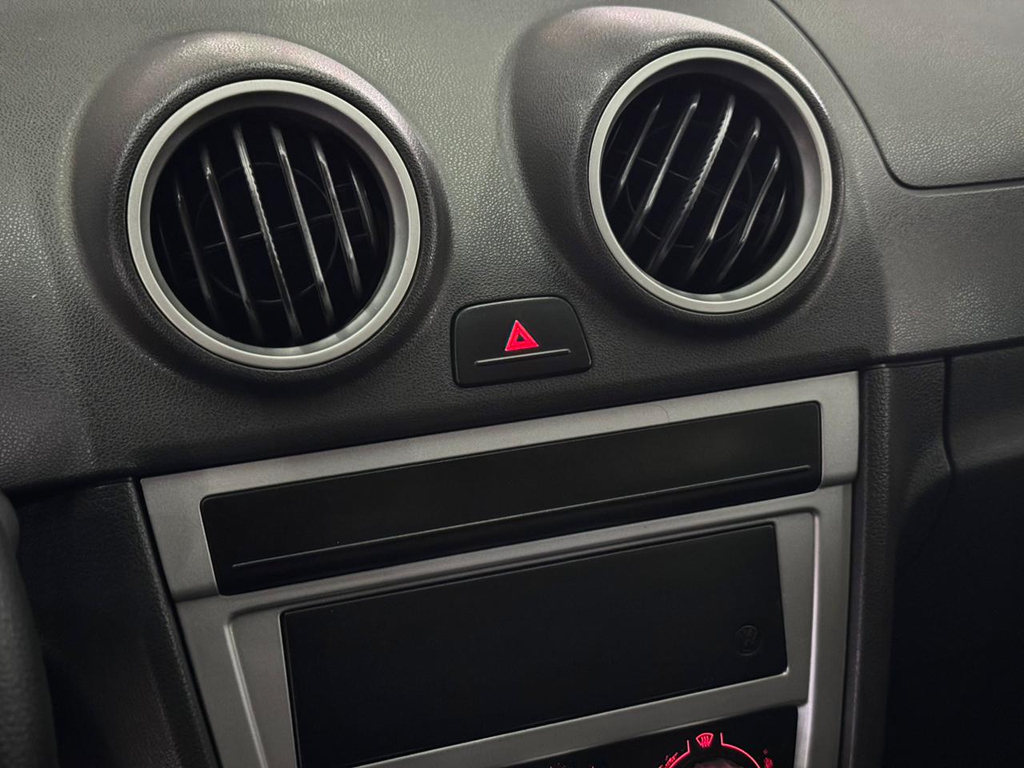 Volkswagen Gol Cinza