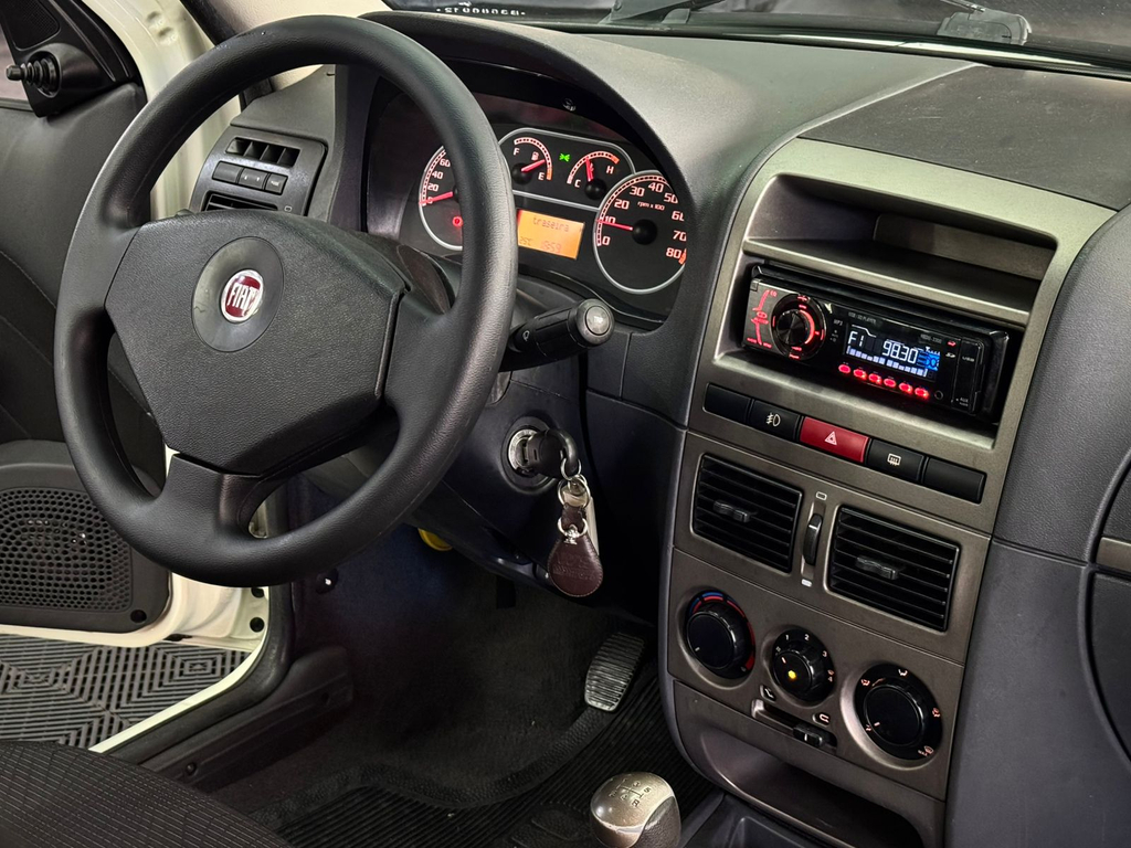 Fiat Siena Essence 1.6 16V (Flex)