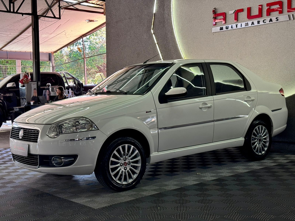 Fiat Siena Essence 1.6 16V (Flex)