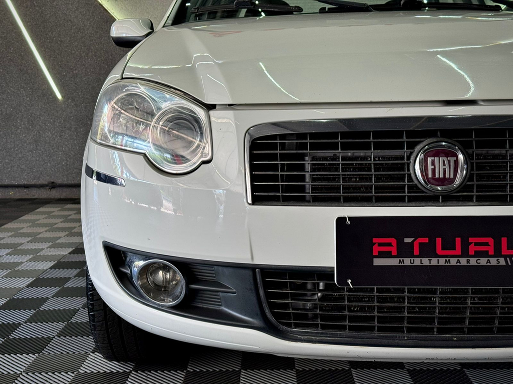 Fiat Siena Essence 1.6 16V (Flex)