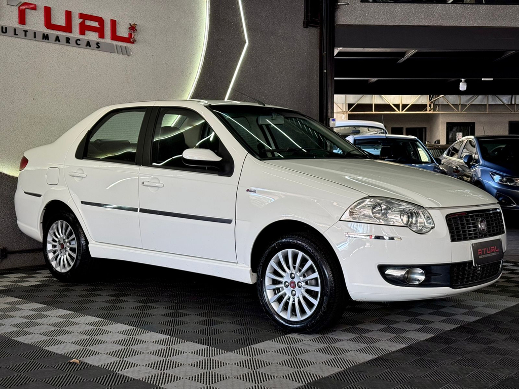 Fiat Siena Essence 1.6 16V (Flex)