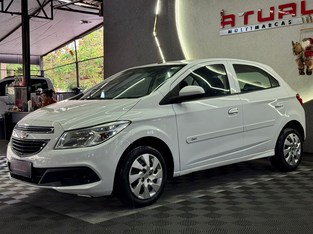 Chevrolet Onix 1.0 Lt Spe/4