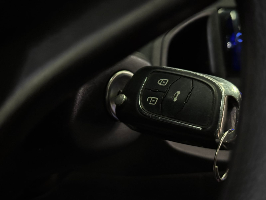 Chevrolet Onix 1.0 Lt Spe/4