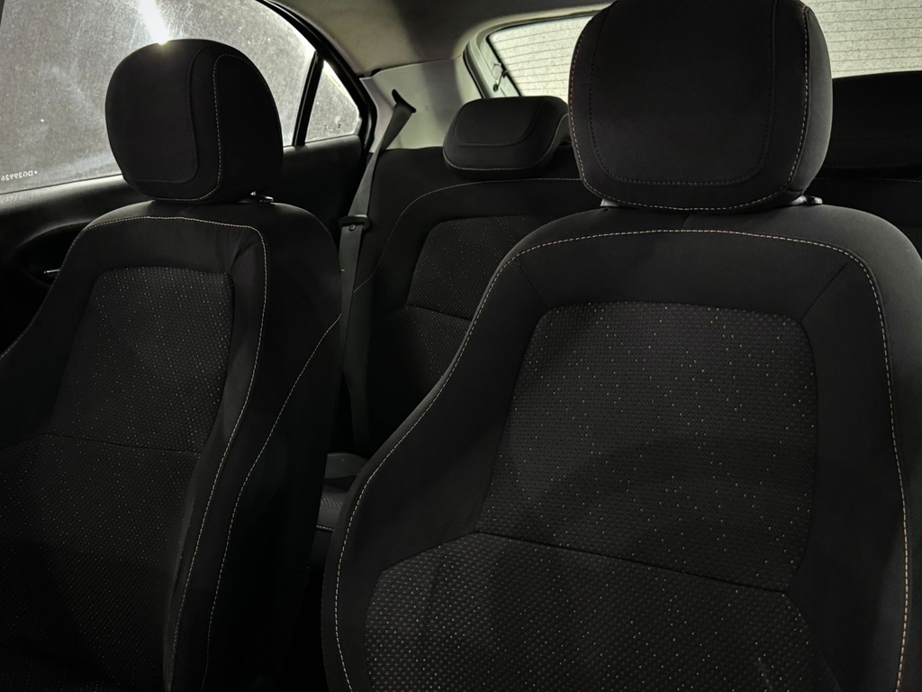 Chevrolet Onix 1.0 Lt Spe/4