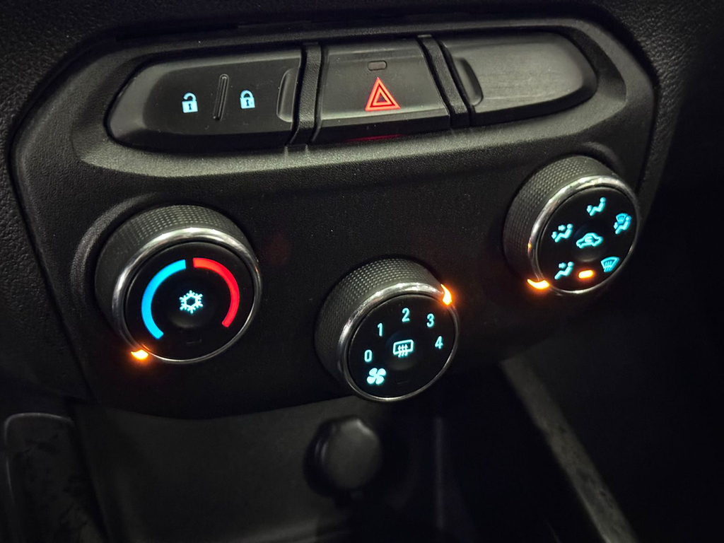 Chevrolet Onix 1.0 Lt Spe/4