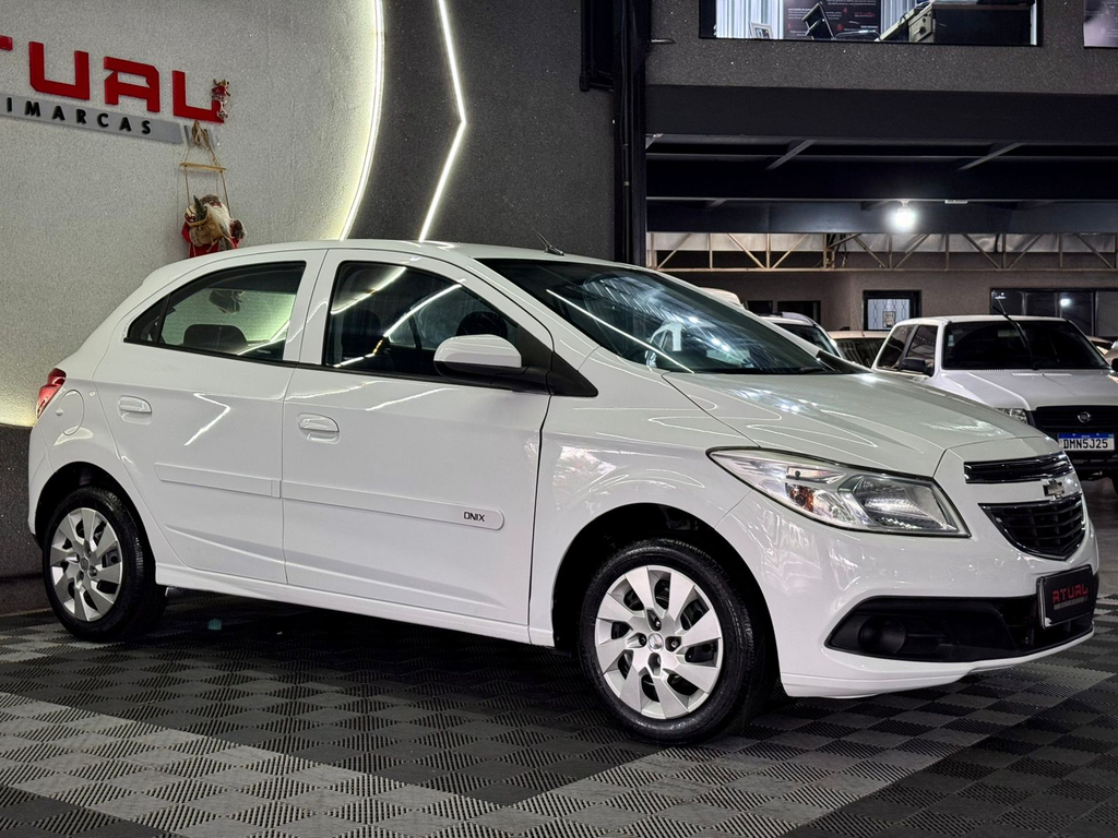 Chevrolet Onix 1.0 Lt Spe/4