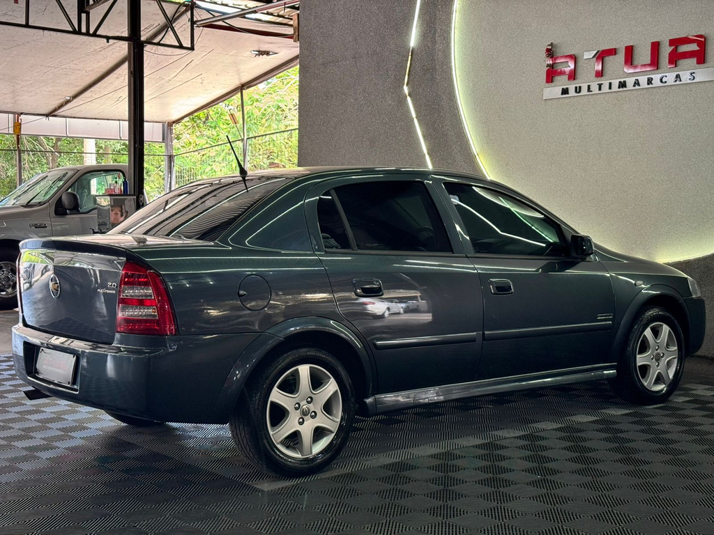 Chevrolet Astra Sedan Cinza
