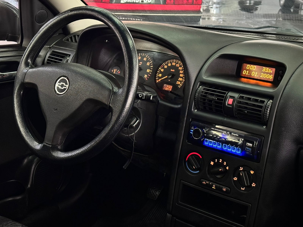 Chevrolet Astra Sedan Cinza