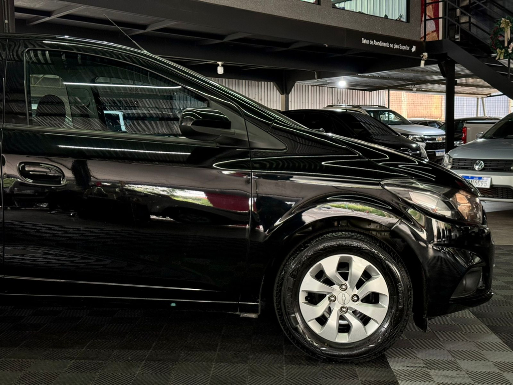 Chevrolet Onix 1.0 LT Flex