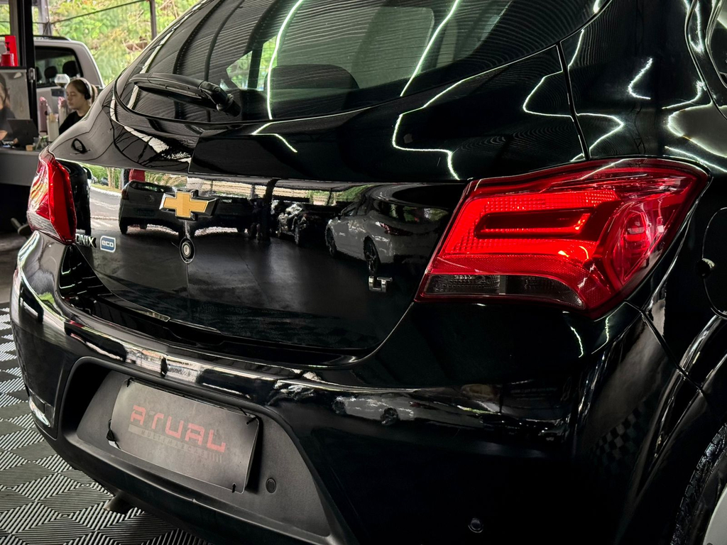 Chevrolet Onix 1.0 LT Flex