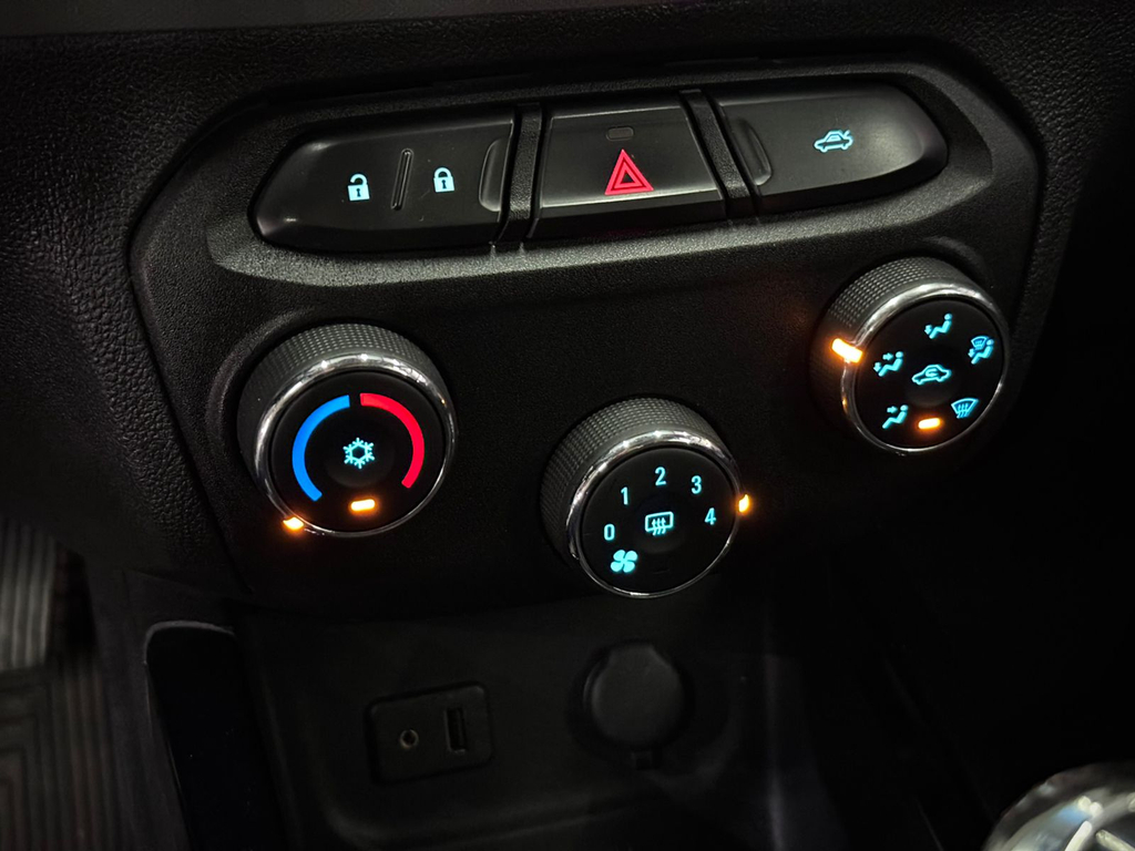 Chevrolet Onix 1.0 LT Flex