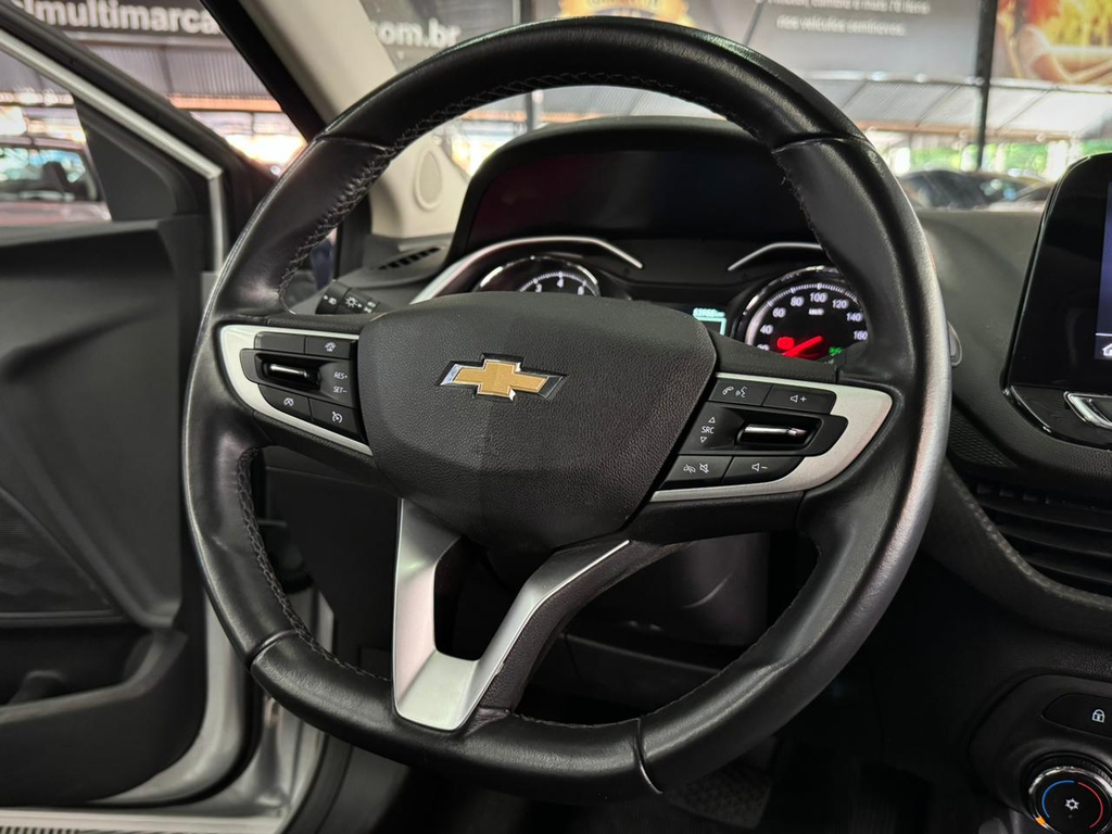 Chevrolet Onix Sedan Prata