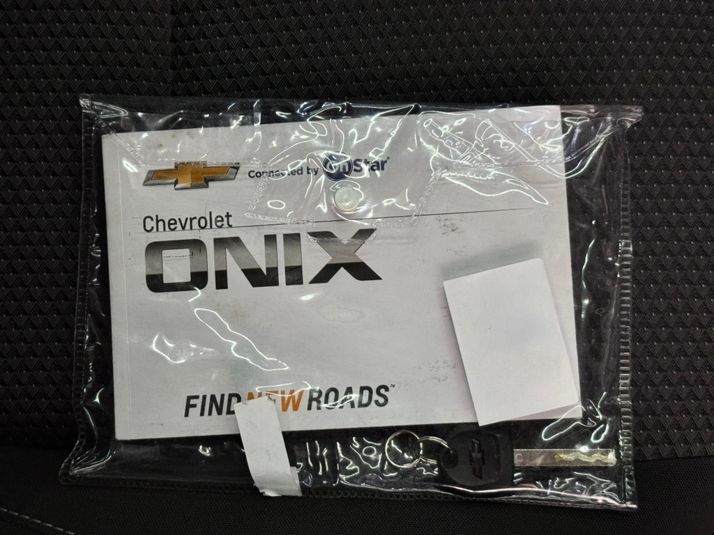 Chevrolet Onix Sedan Prata