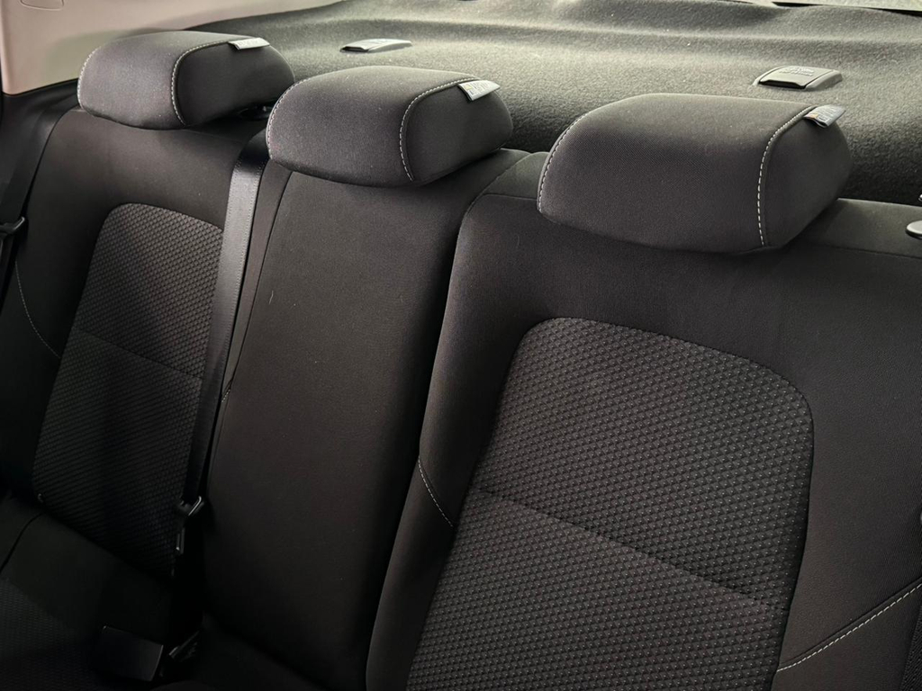 Chevrolet Onix Sedan Prata