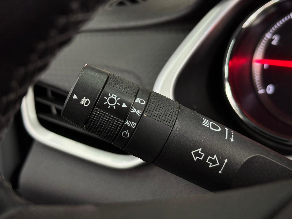 Chevrolet Onix Sedan Prata