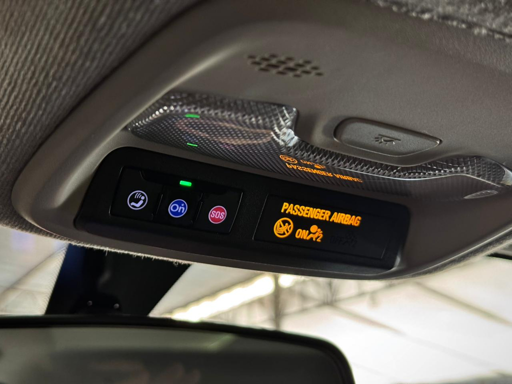 Chevrolet Onix Sedan Prata