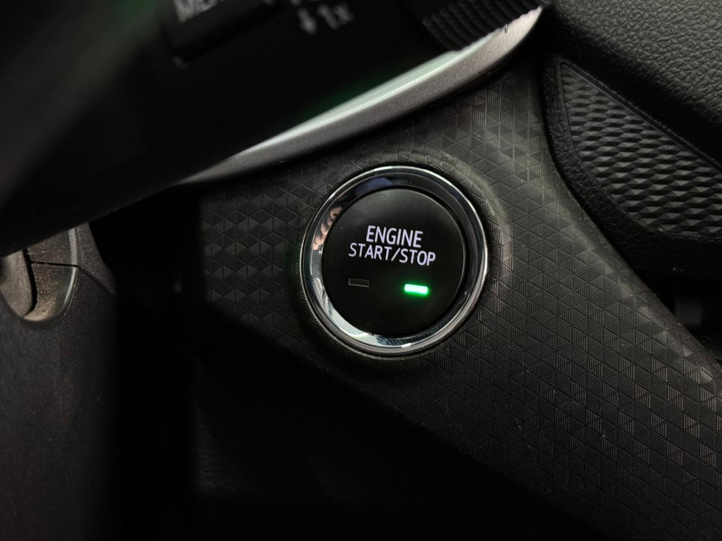 Chevrolet Onix Sedan Prata