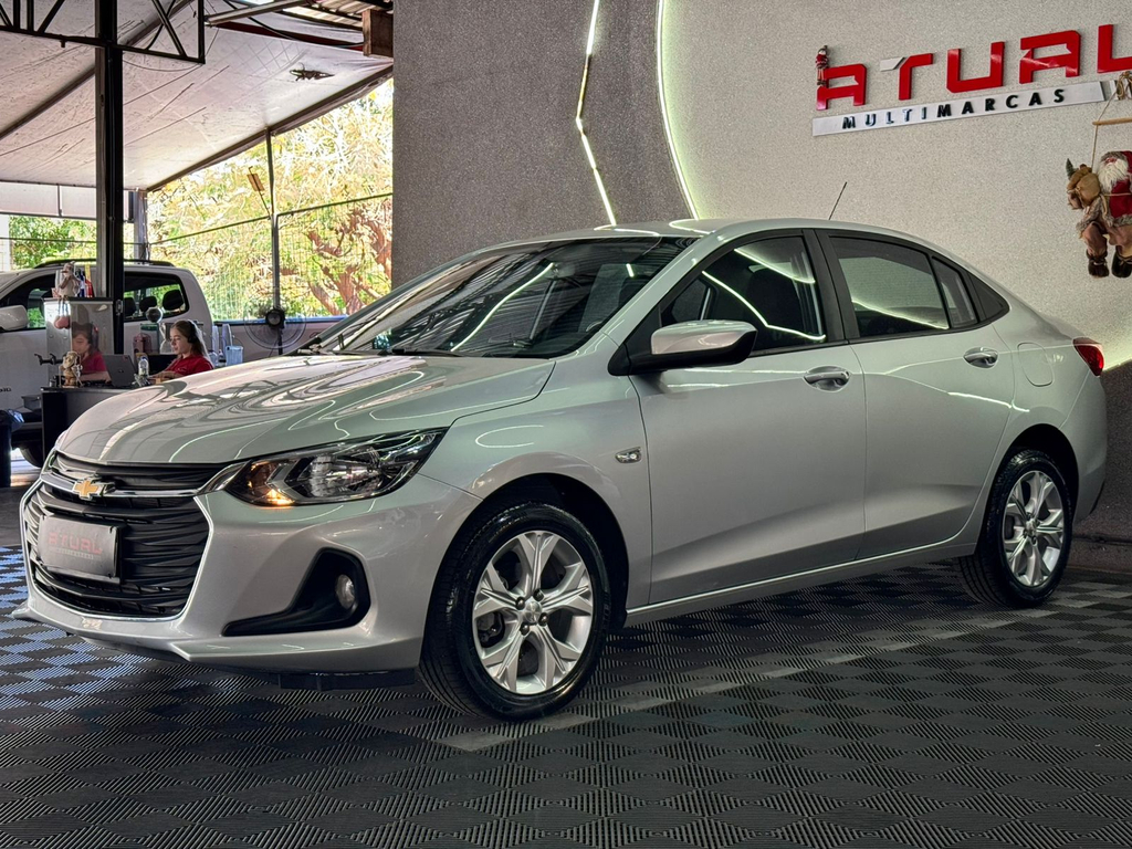 Chevrolet Onix Sedan Prata
