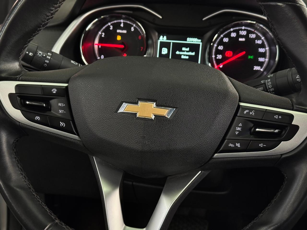 Chevrolet Onix Sedan Prata