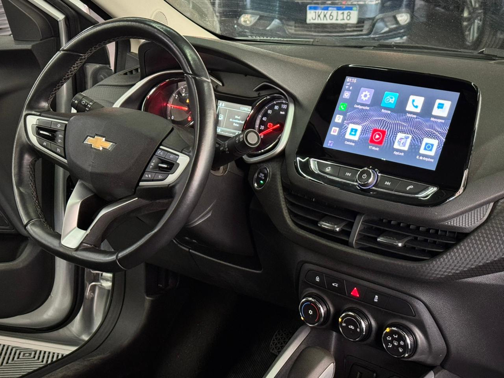 Chevrolet Onix Sedan Prata