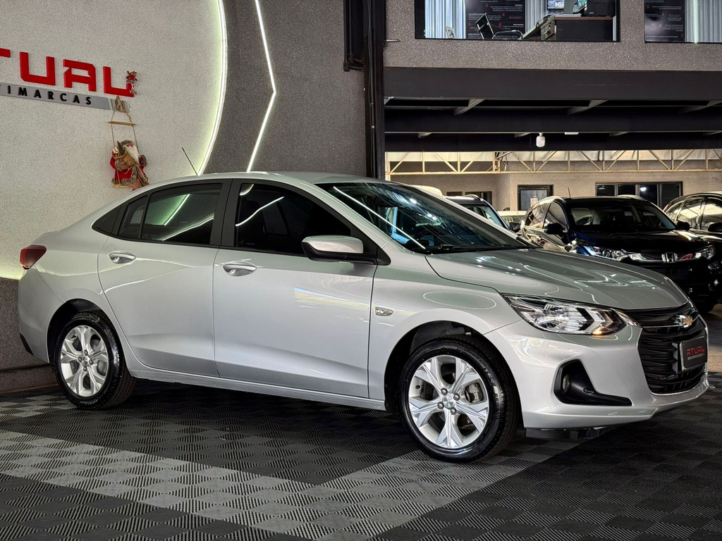 Chevrolet Onix Sedan Prata