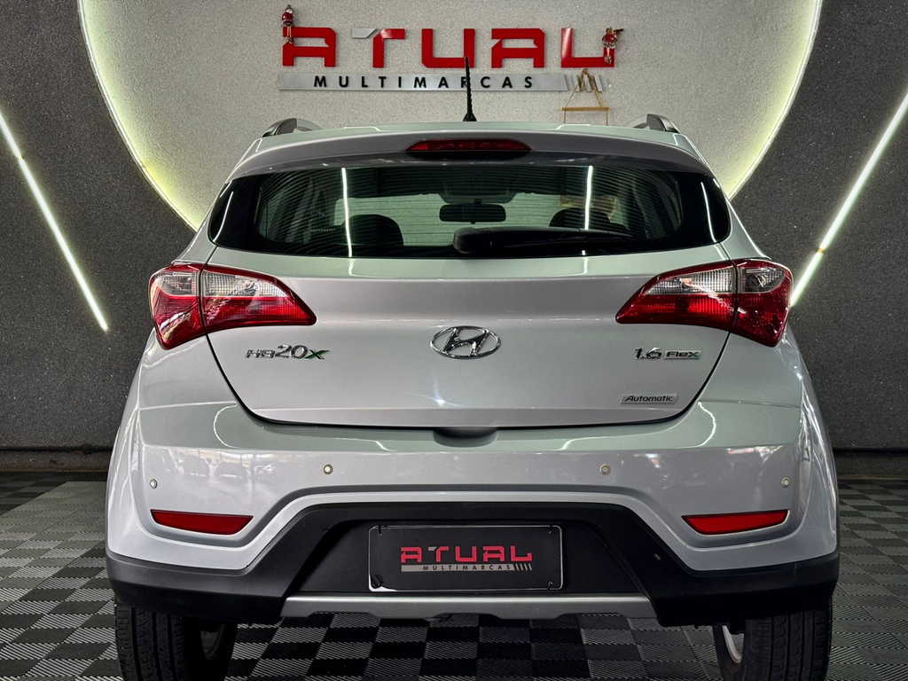 Hyundai HB20X Prata