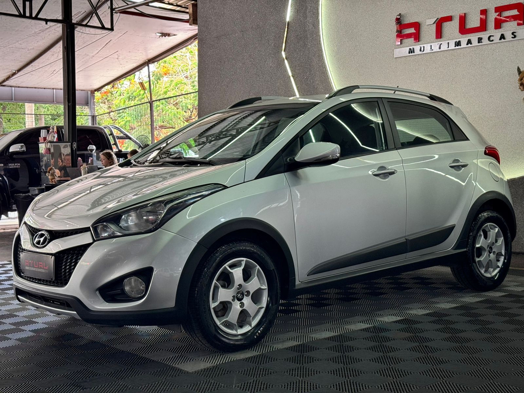 Hyundai HB20X Prata