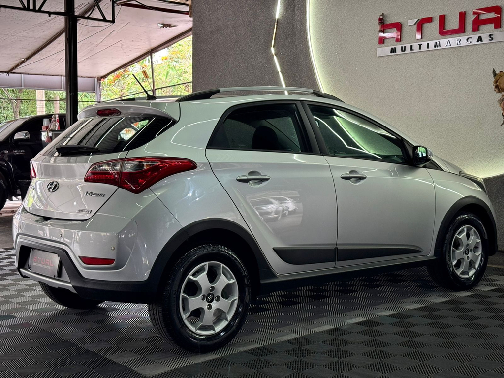 Hyundai HB20X Prata