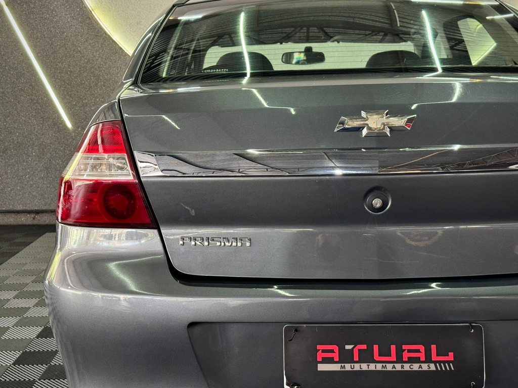 Chevrolet Prisma Cinza