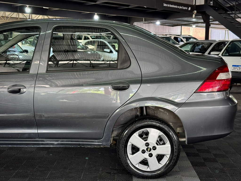 Chevrolet Prisma Cinza