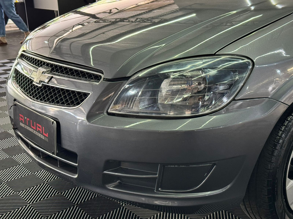 Chevrolet Prisma Cinza