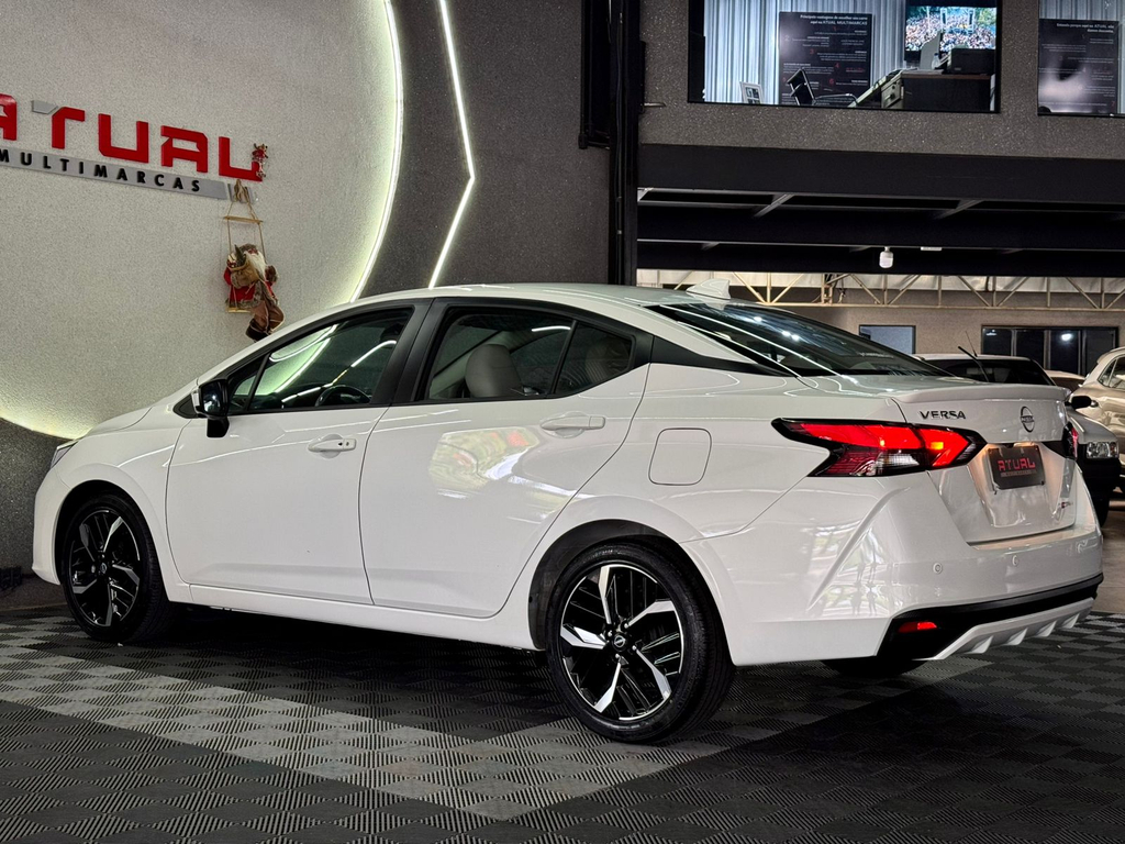 Nissan Versa Exclusive 1.6 16v Flex Aut.