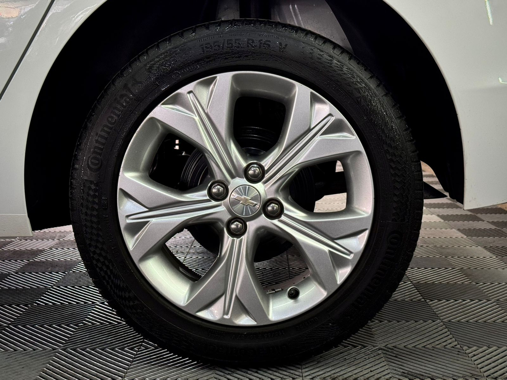 Chevrolet Onix Branco