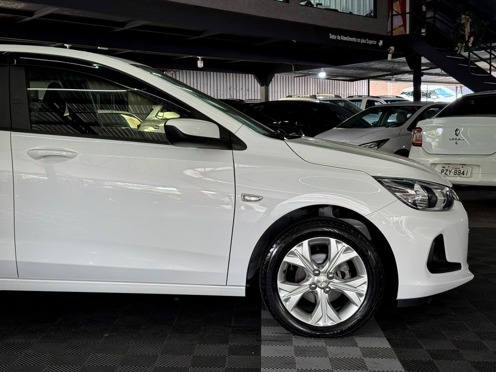 Chevrolet Onix Branco