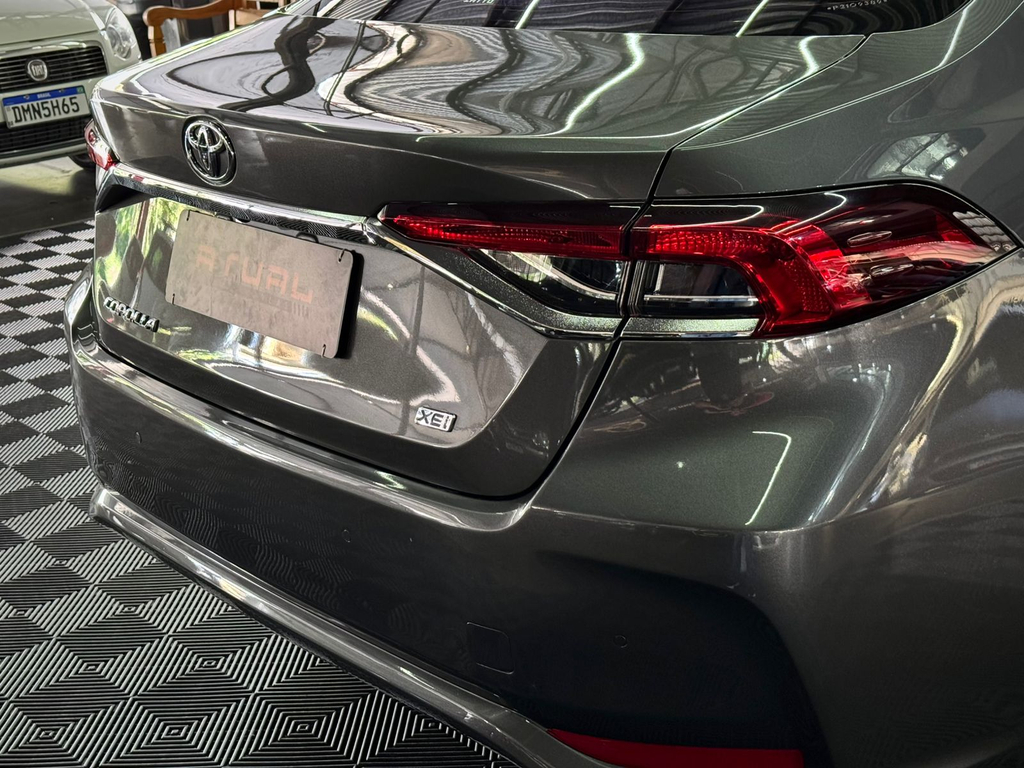 Toyota Corolla Cinza