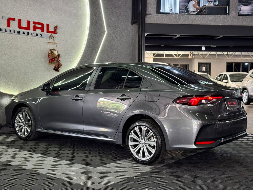 Toyota Corolla Cinza