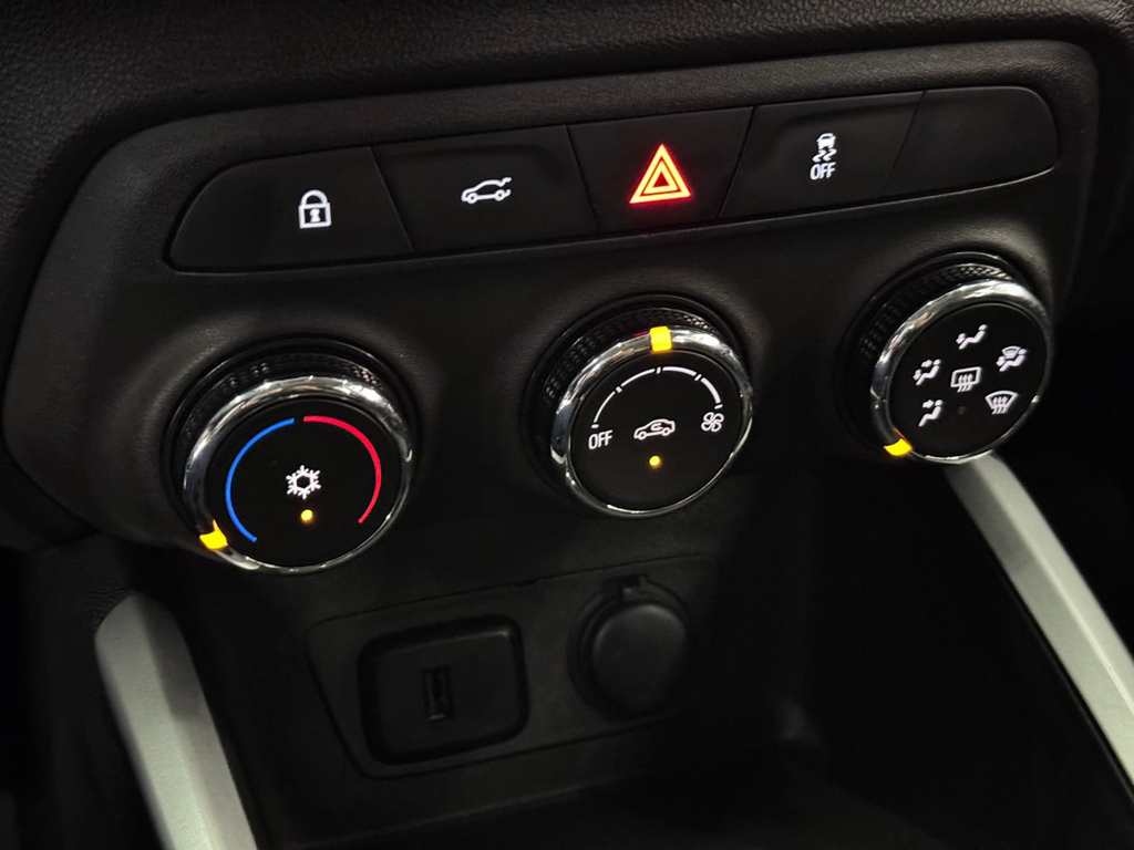 Chevrolet Onix Branco