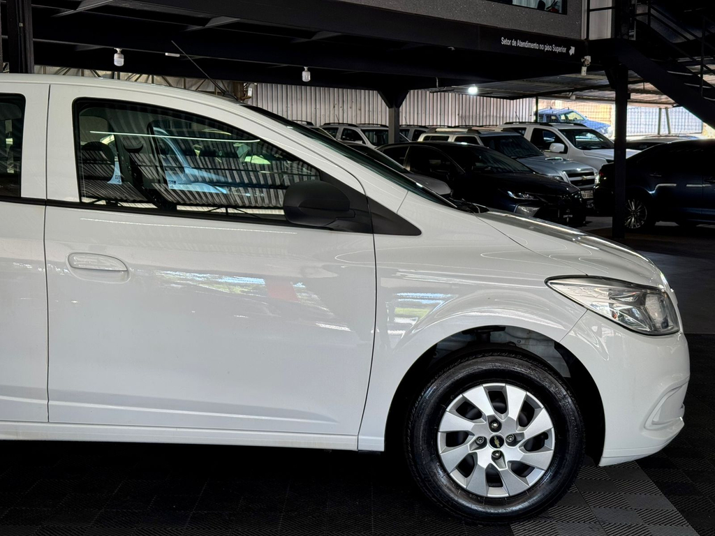 Chevrolet Onix Branco