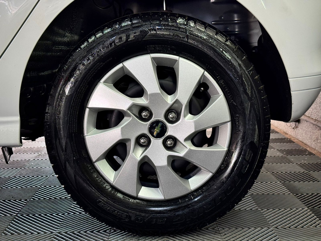 Chevrolet Onix Branco