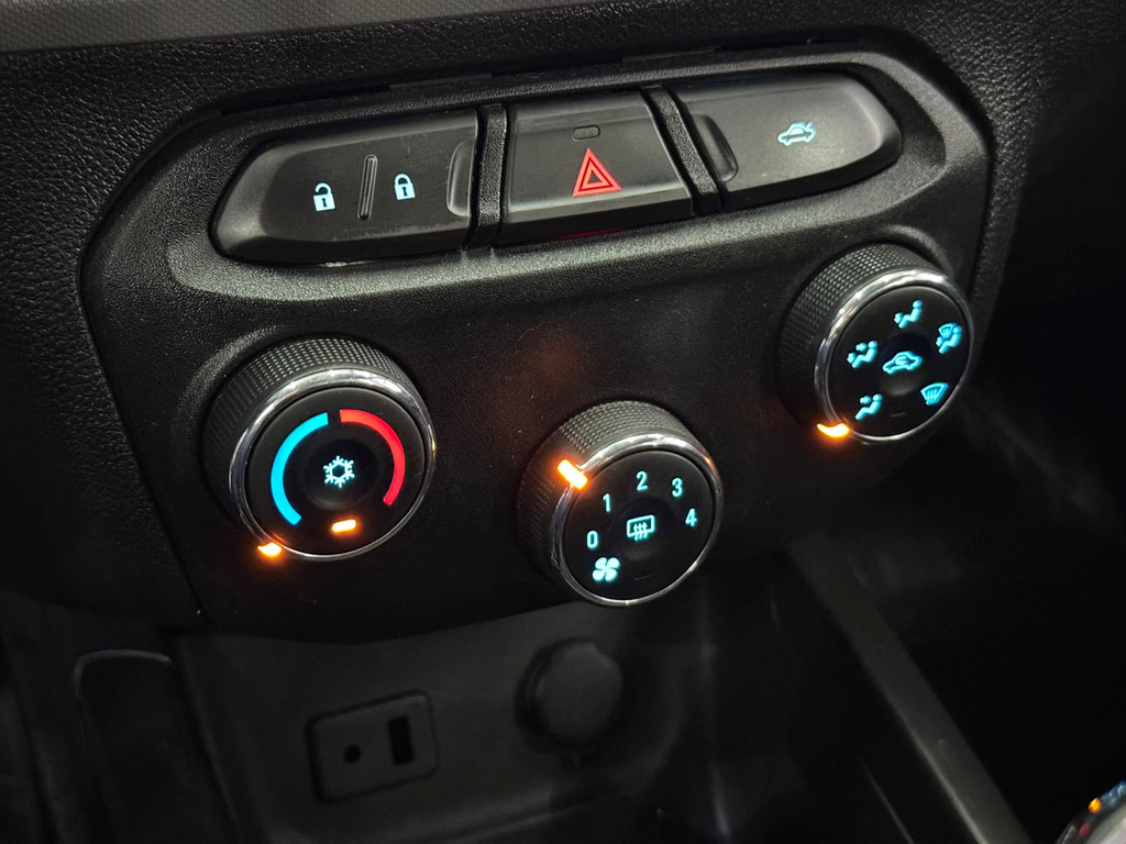 Chevrolet Onix Branco