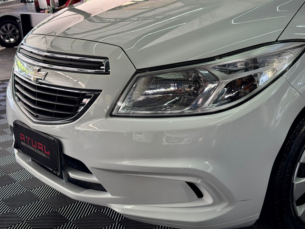 Chevrolet Onix Branco