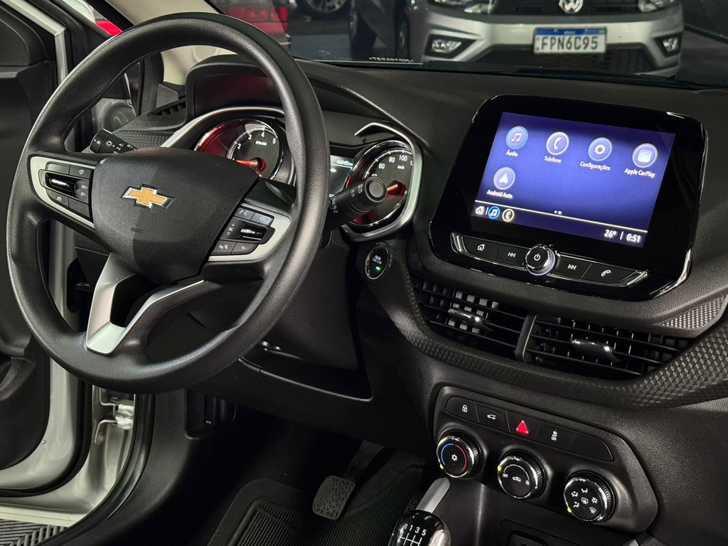 Chevrolet Onix Sedan Prata