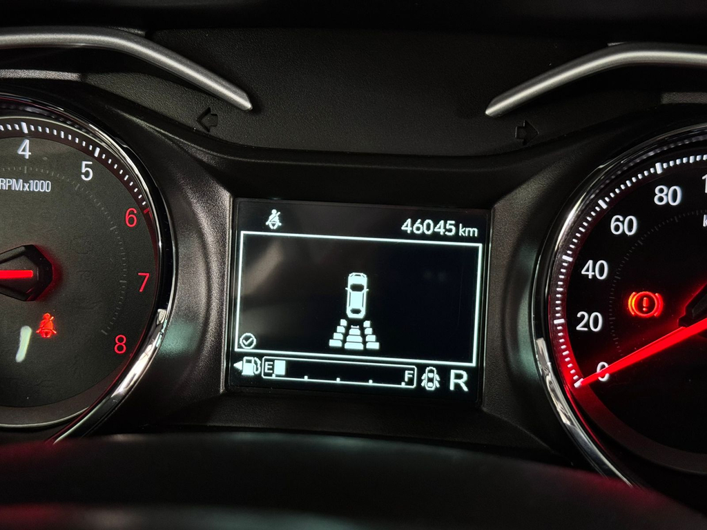 Chevrolet Onix Sedan Prata